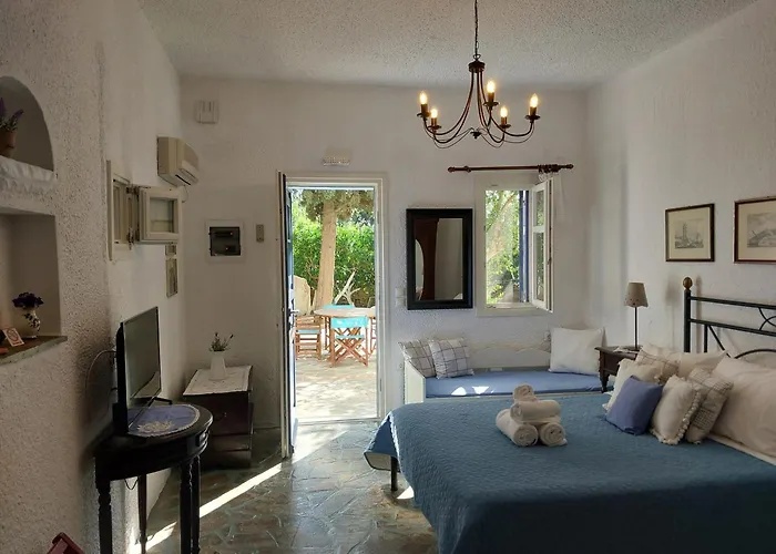 Saint Louis Lägenhetshotell Ándros