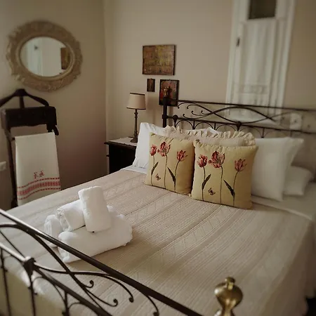 Aparthotel Saint Louis Ándros