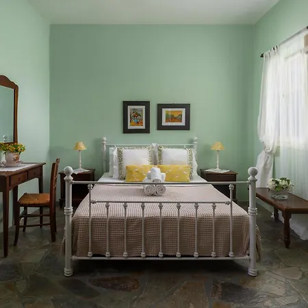 アパートホテル Saint Louis Ándros