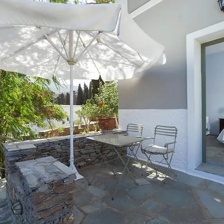 アパートホテル Saint Louis Ándros