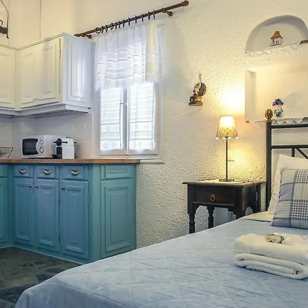 アパートホテル Saint Louis Ándros