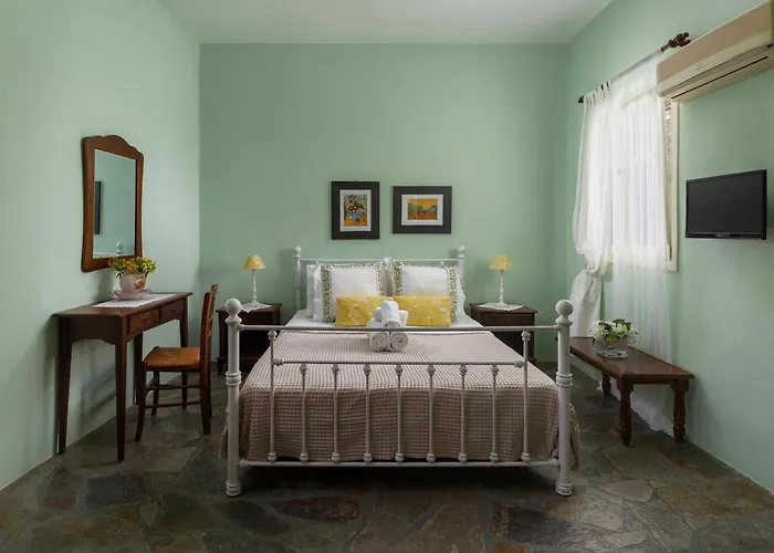 Ξενοδοχείο με διαμερίσματα Saint Louis Άνδρος