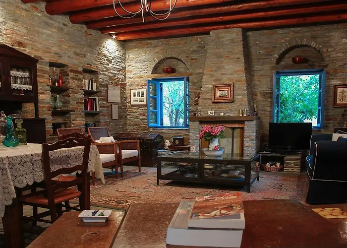 Ξενοδοχείο με διαμερίσματα Saint Louis Άνδρος